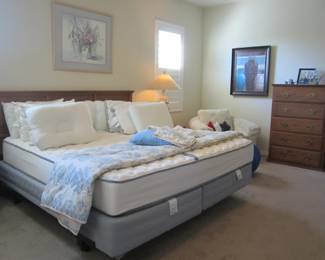 King Size Bed (ex. cond.)