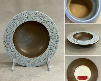 Swedish mid-century modern: Lisa Larson's Paloma Series ceramic dish for Gustavsberg, 1950s 