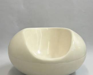 Another view of the molded fiberglass “Pastil” chair designed by Eero Aarnio in 1967 and produced by Asko, Finland. The design received the International Design Award from the American Institute of Interior Designers in 1968.  An example of Space Age design from the late 1960s!