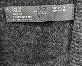 Closeup of Zara men's dark gray wool blend long-sleeve mock neck pullover sweater, size XL