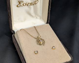 Pair of heart-shaped pierced earrings and pendant necklace set, gold-plated, diamond chips