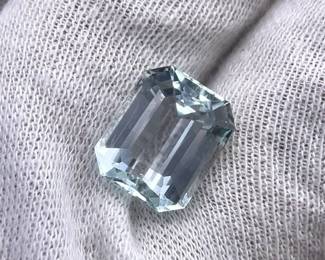 6.72 Carats Natural Aquamarine (Emerald Cut)