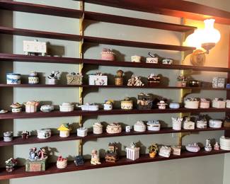 Various ceramic trinket boxes