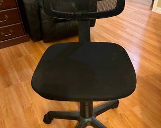 Black Mesh Office Desk Chair