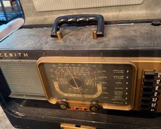 Vintage 1949 Zenith Super Trans Oceanic Radio with Portable Case