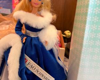 Winter Fantasy Barbie/FAO Schwarz/Box