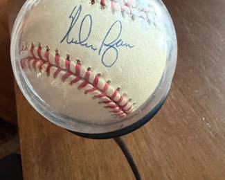 Nolan Ryan Autograph Baseball.Case/Stand