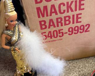 1990 Barbie in Gold Designed by Bob Mackie/Shipping Box