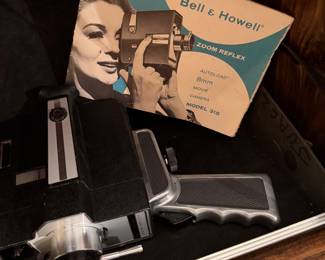 Vintage Bell Howell 8 MM Movie Camera/Case Model 315