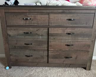 Signature Design by Ashley Trinell Rustic 6-Drawer Dresser