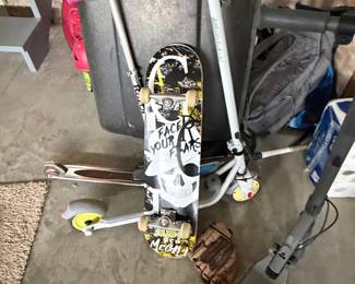 Skull Graphic Skateboard