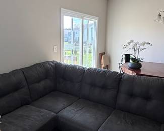 Octagonal Pedestal Dining Table