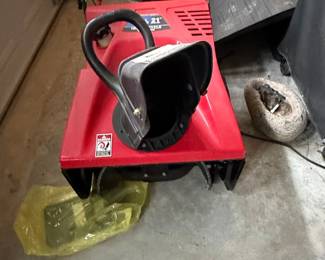 Troy-Bilt Squall 21" 123cc 4-Cycle Snow Blower