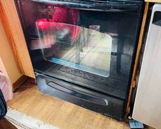 Oven/Stove. $100.00.