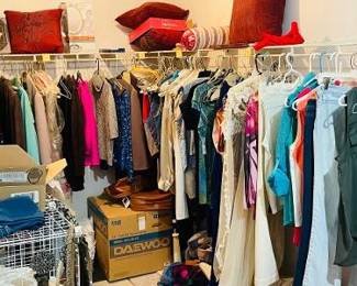 Women's Petite Clothing - Some with tags. Make offer.