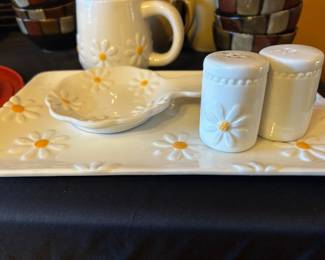 Daisy Serving Set