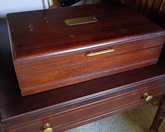 Mahogany writing slope / jewelry box on wood side table