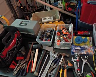 Large lot of hand tools: wrenches, pliers, hammers, screwdrivers