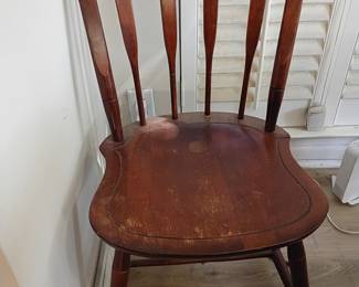 Antique Windsor spindle back wood chair