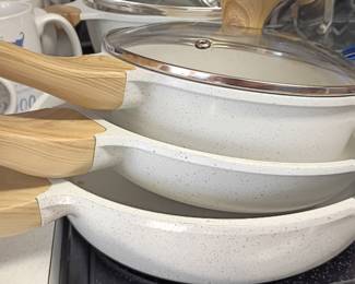 Ceramic nonstick cookware pan set with wood handles