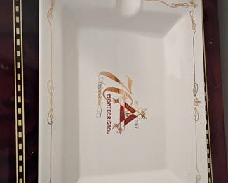 Montecristo ceramic cigar ashtray