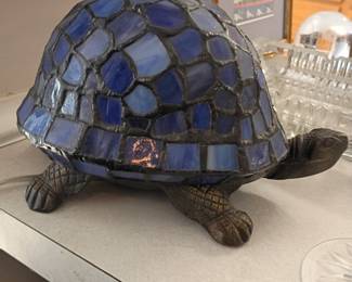 Tiffany-style stained glass turtle accent lamp