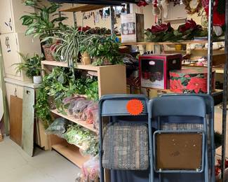 Potpourri, card table and chairs