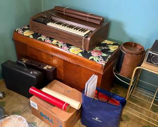 Cedar Chest , electric organ