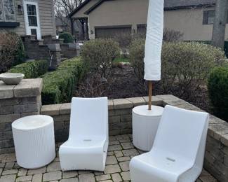 Tupelo Loop Lounging Chairs