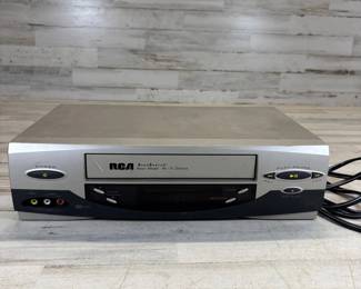 R Lot #140 RCA VR637HF VCR AccuSearch 4 Head HiFi Stereo VHS Player Recorder Composite Inputs