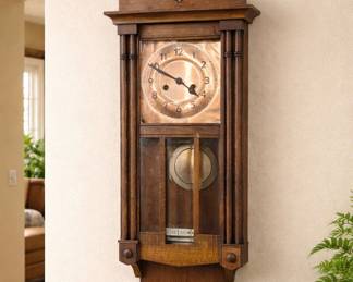 B Lot #171 Antique Wall Clock Wood Case Pendulum Key Wind Mechanical Vintage Chime Decorative