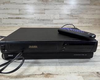 Lot #213 RCA Entertainment Series VCR VHS Player Recorder with Remote Control Vintage Electronics
