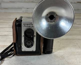 Lot #107 Vintage Argus Argoflex Seventy Five TLR Camera w Flash Attachment & Original Brown Carry Case