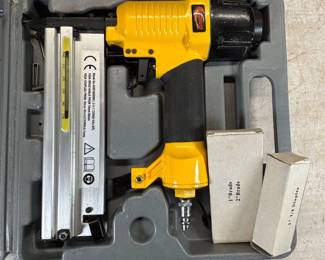Lot #116 Magnum Air Brad Nailer Stapler Combo Kit 2in 18 Gauge w Case Nails Staples Pneumatic Tool