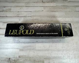 Lot #200 Leupold Golden Ring Spotting Scope Black & Gold Optics Hunting Birdwatching Vintage Persian Style Area Rug Hand-Knotted