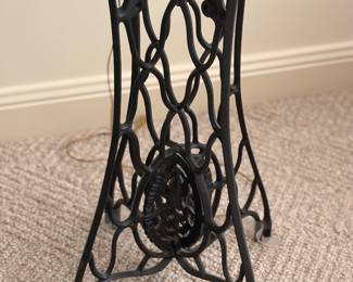 Round table with cast iron base