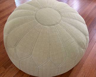 pouf ottoman