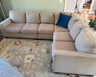 Sectional couch 114w x 86L