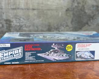 STAR WARS: EMPIRE STRIKES BACK MPC STAR DESTROYER COMMEMORATIVE EDITION MODEL KIT
