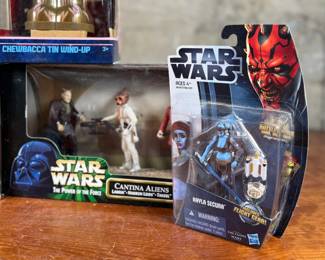 STAR WARS FIGURES AND COLLECTIBLES IN ORIGINAL PACKAGING