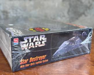 STAR WARS STAR DESTROYER MODEL WITH FIBER OPTIC LIGHTING SYSTEM