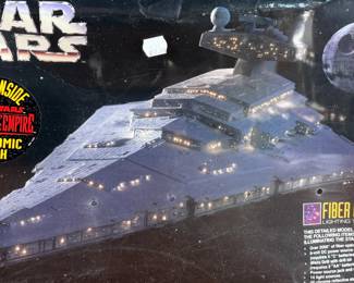 STAR WARS STAR DESTROYER MODEL WITH FIBER OPTIC LIGHTING SYSTEM