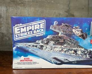 STAR WARS: EMPIRE STRIKES BACK MPC STAR DESTROYER COMMEMORATIVE EDITION MODEL KIT