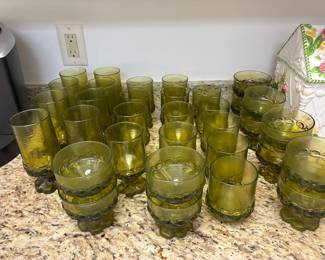 57 $200.00 Vintage Tiffin Fransiscan Madeira glassware olive green 33 pieces