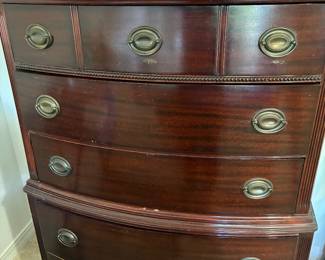 36 260.00 Mahogany tall chest 1930's 5 drawers 36Wx21Dx52H