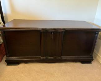 19 160.00 Lane cedar chest 46Wx19Dx21H with inside tray