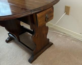 24 58.00 Small side drop leaf table 32Wx28Dx23H with one drawer