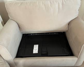 25 175.00 Velours Made in USA Chair hideway twin bed 53Wx37Dx39H