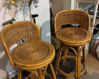 44 80.00 2 barstools wicker bar height 30"H to the seat - 38"T to the back