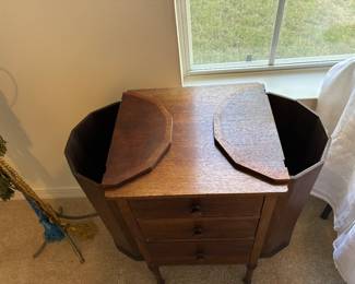 39 75.00 Sewing cabinet vintage 27Wx14Dx27H